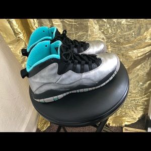 Retro Lady Liberty Jordan’s